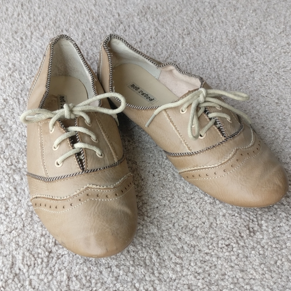 Tan flats sz 8.5